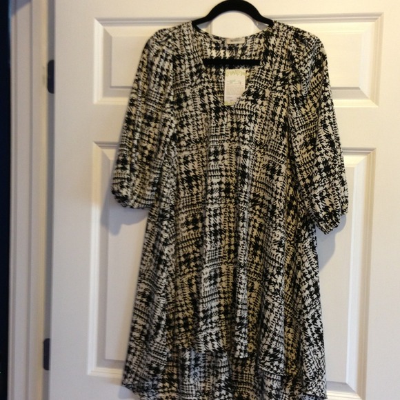 Black and white tunic