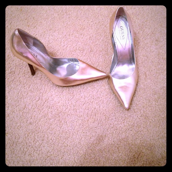 Guess point toe Metallic heels
