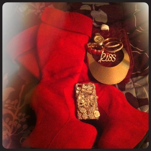 Clothes, Shoes, Handbags and Accessories!