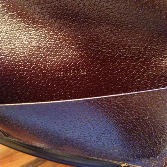 💢SOLD LOCALLY💢 Gucci Checkbook Cover - Picture 2 of 4