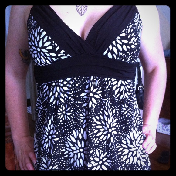 ✖SOLD✖Black and white sexy top