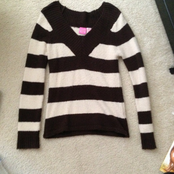 Bundle for impish6262! Cute brown and tan sweater
