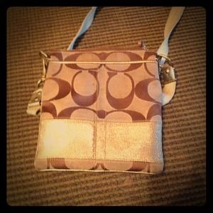 RESERVED!Coach cross body purse, GREAT condition!!