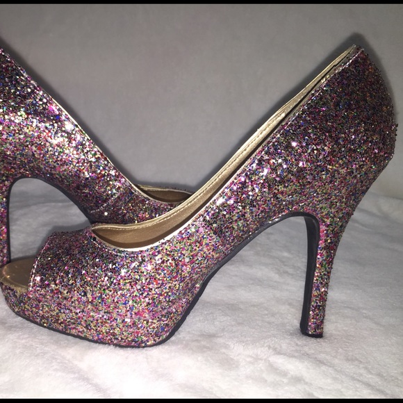🆕ᎻᎾᏞᏆᎠᎪY sparkle glitter heels 💞 - Picture 1 of 4
