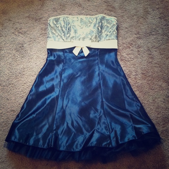 Gorgeous Strapless Satin Black/Gold Party Dress