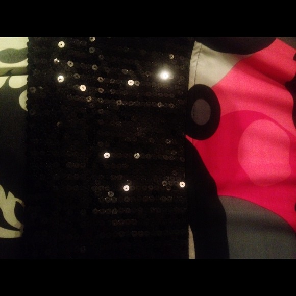 💖SEXY & SPARKLING EMPIRE CUT PARTY DRESS💖 - Picture 2 of 3