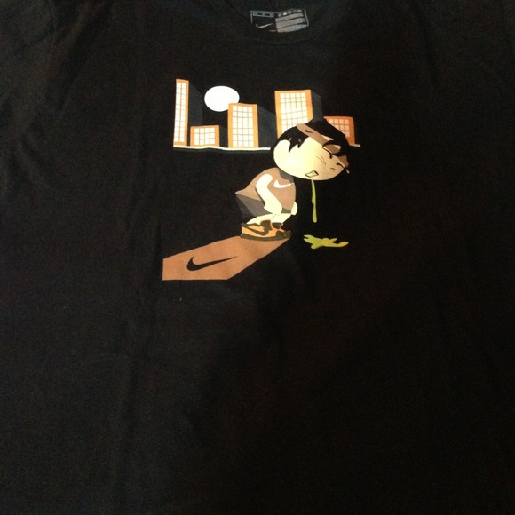 Nike T-Shirt - Picture 1 of 2