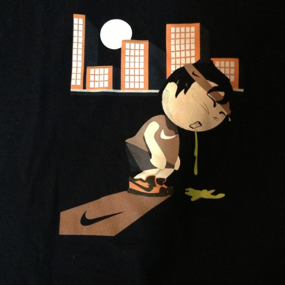 Nike T-Shirt - Picture 2 of 2