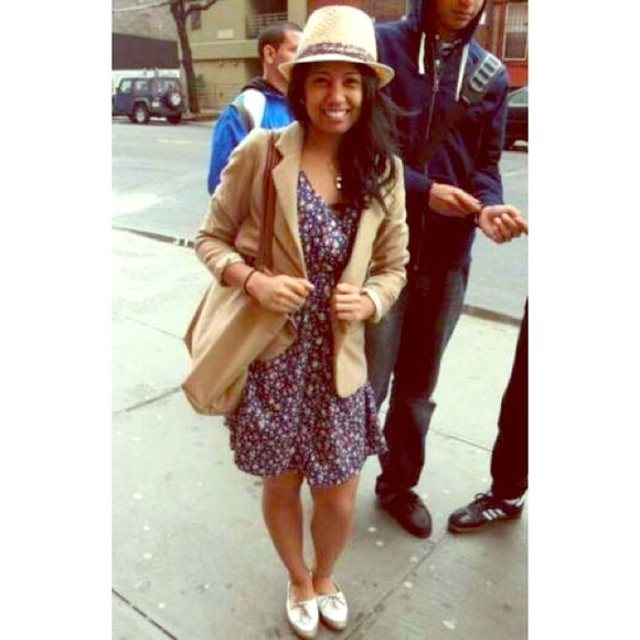 Adorable Kirra PacSun floral fedora. Flawless!