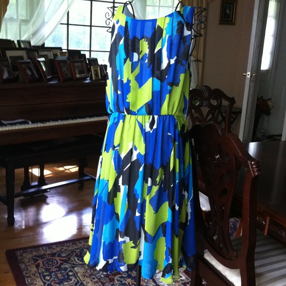 NWT Vince Camuto Dress - Picture 1 of 4