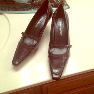 Nine West heels brown .