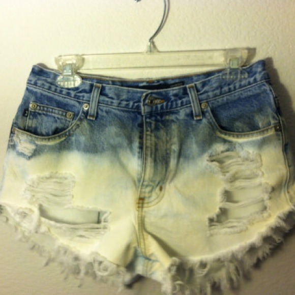 ❌SOLD IN BUNDLE❌ Ombré denim high waist shorts