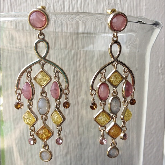Beautiful Chandelier Earring - Picture 1 of 3