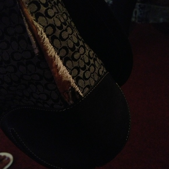 Authentic Coach Purse - Picture 2 of 4