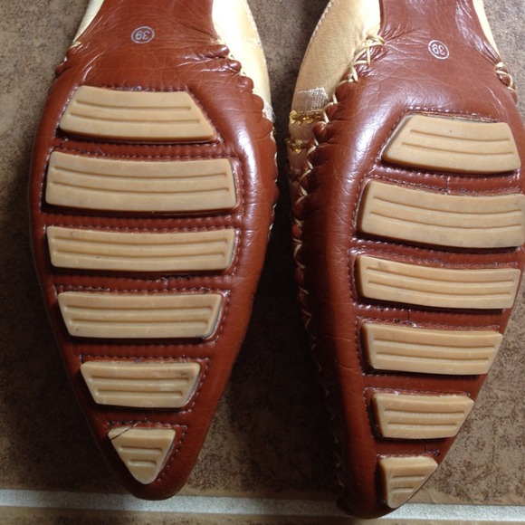 Doca HandCrafted Shoes - Picture 3 of 3