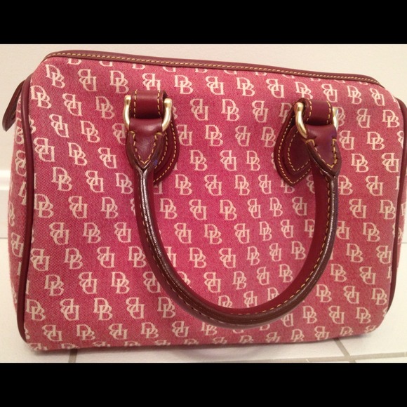 Dooney & Bourke Handbags - ⭐REDUCED⭐ Dooney and Bourke handbag