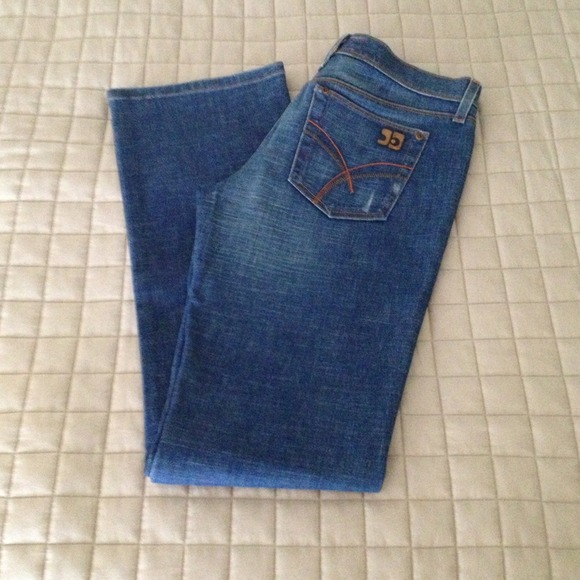 Never Worn Joe's Jeans. SZ 31. Runs small.