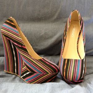 😍HP!! Sexy fun wedge nwb never worn! Best w/jeans