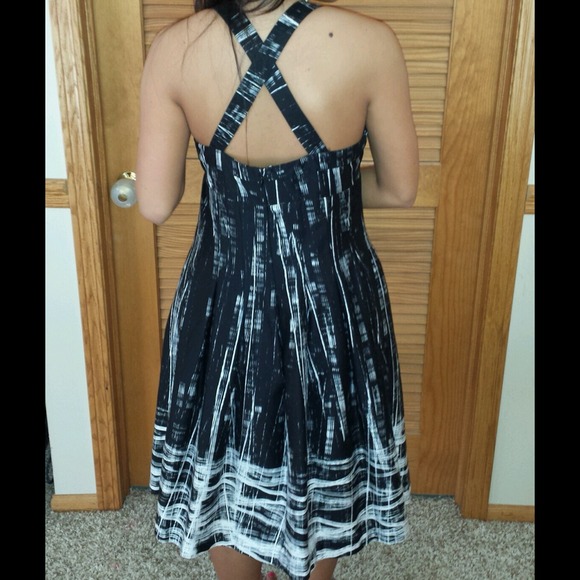 Calvin Klein Halter Dress. Black and white. New. - Picture 2 of 2