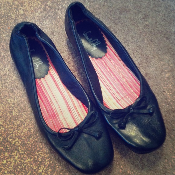 Bundle - Nurseclare 5pcs (3 sandles, 2 tops)