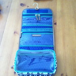 Accessories - Stella and dot navy blue ikat printed travel case Accessories - Stella and dot navy blue ikat printed travel case