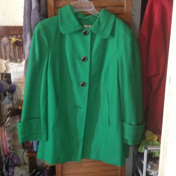 Green peacoat! - Picture 1 of 3