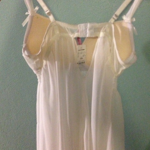 Lingerie - Picture 4 of 4