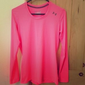 NWOT Bright Pink Under Armor Fitted Heat Gear