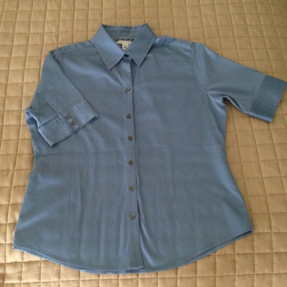 ❗SOLD❗Banana Republic stretch blue work top.