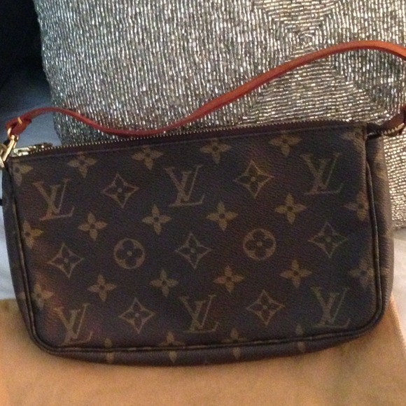 💢Sharing💢 Louis Vuitton Monogram Pochette - Picture 1 of 1