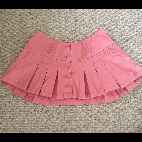 Hollister blush pink pleated mini skirt. Size 3.