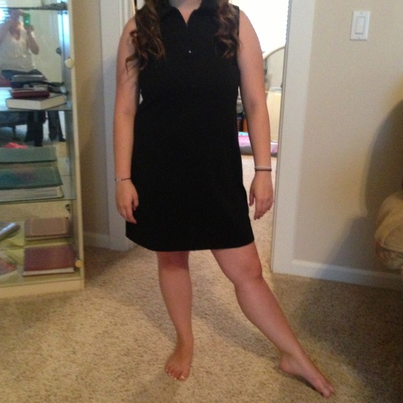 Black sleeveless dress