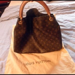 Artsy MM 💢decided to keep💢