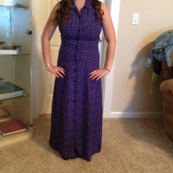 Purple sleeveless dress