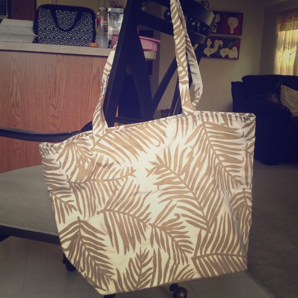 Reduced! saks Fifth Avenue beach bag
