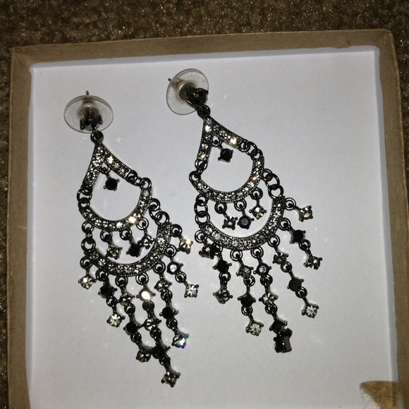 Dark Tone (Gunmetal) Sparkly Chandelier Earrings