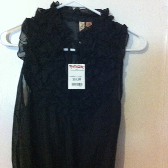 🚫SOLD🚫Black sheer ruffle top