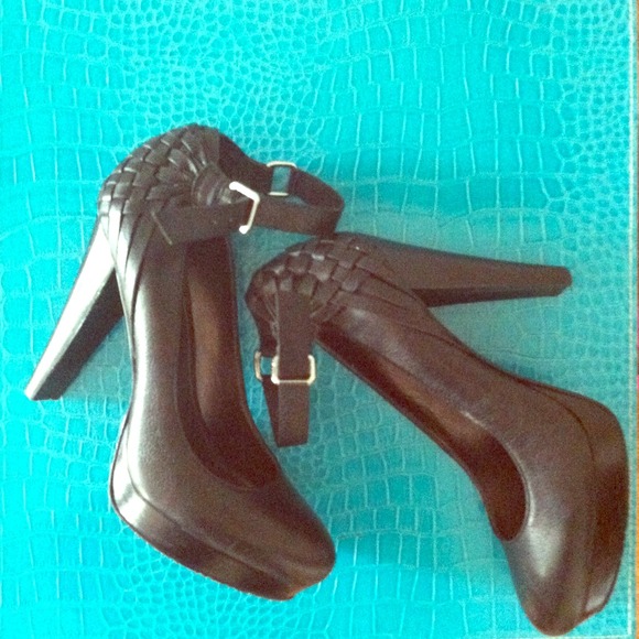 Calvin Klein Camden pumps w ankle strap