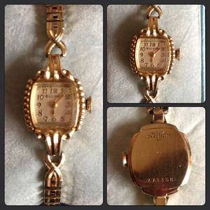 Vintage Ladies Watch Bulova 10 K Gold