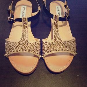 Brand new Gold spiked Steve Madden Flats! Size7.5M