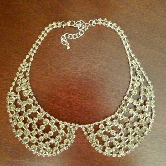 🎀SOLD!🎀Bib Necklace.