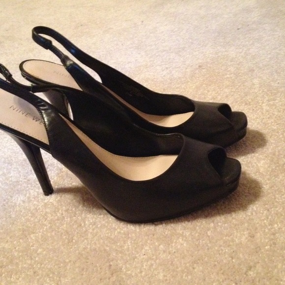 Black Nine West sling backs 8 1/2
