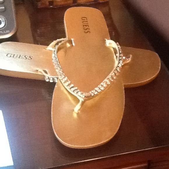 REDUCED! Guess cute glam flip flops