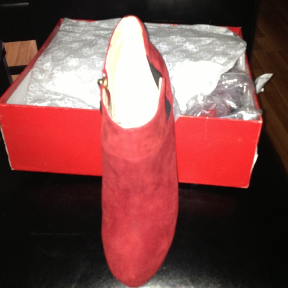 Bootie Alert! - Picture 3 of 3