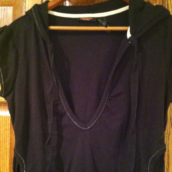 DKNY top casual and comfy