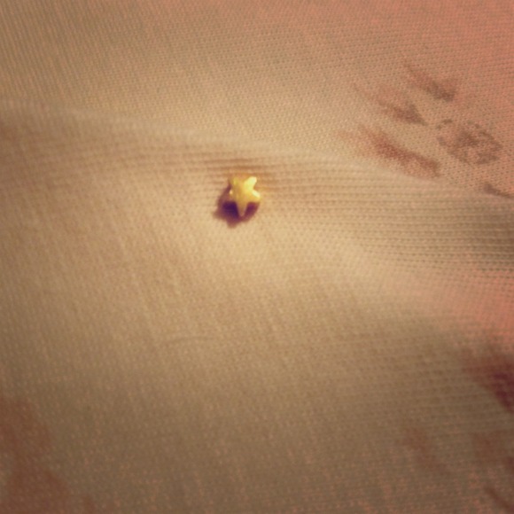 Gold piercing stud
