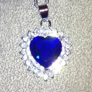 REDUCED✂again Heart shaped blue sapphire necklace