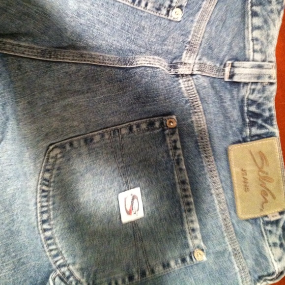 Silver jean shorts sz 32