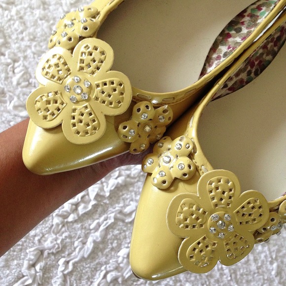 AK flats perfect for Spring and Summer:)