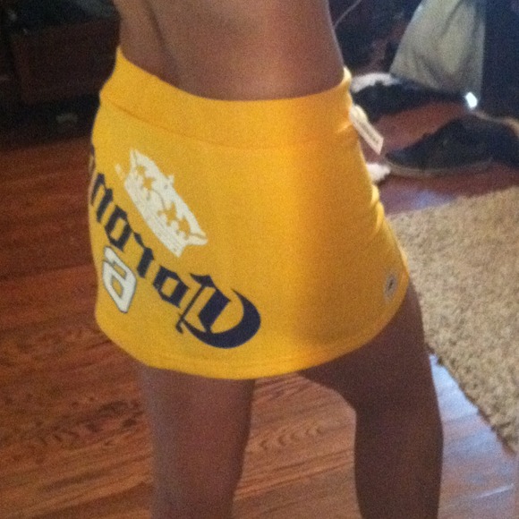 NWT corona skirt